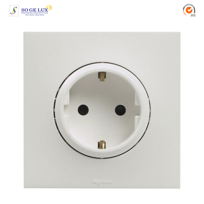 PRISE 2P+T SCH BV ECLIPS BLANC-UB3112WH